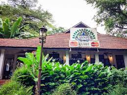 Although the dempsey hill area is known for posh restaurants, a meal at samy's is a casual affair. Samy S Curry Good Affordable Indian Restaurant At Dempsey The Ordinary Patrons