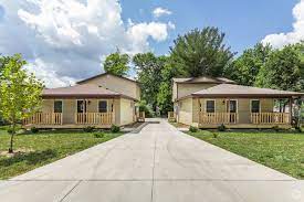 The cheapest four bedroom rent is $1000. 1 Bedroom Apartments For Rent In Bloomington In Apartments Com
