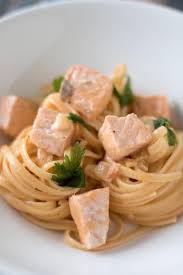 Pasta Al Salmone Con Panna Nudeln Mit Lachs In Sahnesosse Rezept Lachs Sahne Sosse Nudeln Mit Lachs Lachs Sahne Nudeln