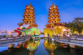 ĐẦM LIÊN TRÌ – VIÊN NGỌC QUÝ CỦA THÀNH PHỐ CAO HÙNG ???? Đầm Liên Trì (Lotus  Pond) là một hồ nước nhân tạo trồng nhiều hoa sen nằm ở phía đông