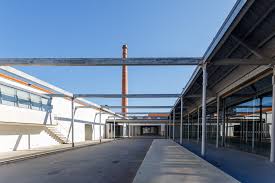 The population in 2011 was 71,530, in an area of 136.60 km². Roadshow Do Comercio Digital Passa Por Santo Tirso C M Santo Tirso