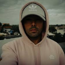 Michael Puga (@omichaelpuga)