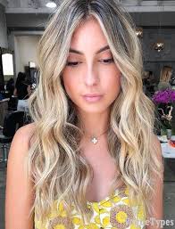 Pretty Blonde Wavy Hairstyle Shades For 2019 Are You Looking The Cutest Ideas Of Blonde Curly Hair Styles Square Face Hairstyles Curly Hair Styles Naturally
