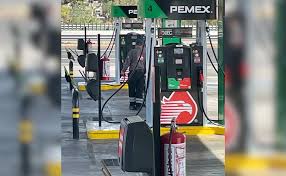 Hacienda aumenta apoyos a gasolinas para contener alza en precios; baja el del diésel
