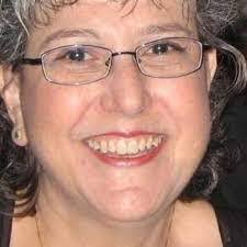 Renee Weiss's Instagram, Twitter & Facebook