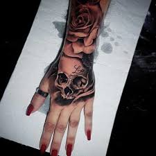 Dessin tete de mort avec rose facile. 100 Impressionants Tatouages Sur La Main Pour Femme Tatouez