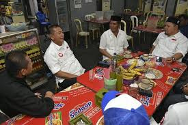 Cara haji dadang memasukkan susuk intan berlian ke pasiennya. Deddy Mizwar Apresiasi Dukungan Tokoh Cianjur Selatan Bagian 1
