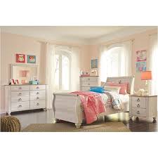 Made of engineered veneers and engineered wood. B267 72 Ashley Furniture Willowton Whitewash Full Sleigh Bed