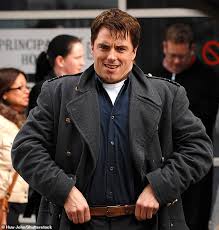 John barrowman, mbe (born 11 march 1967) appeared as captain jack harkness, beginning in the television story the empty child in 2005. Wzr7zivskhc6xm