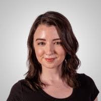 Elizabeth Guthrie's Instagram, Twitter & Facebook