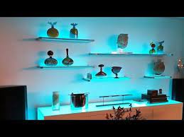 ارفف حائط من الزجاج شكلها جامد جدا ديكورات رفوف حائط رفوف حوائط ديكور ار shelf lighting shelves glass shelves