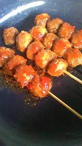 Di indonesia sendiri terdapat berbagai macam bakso, ada yang terbuat dari daging sapi, ayam, ikan. Bumbu Bakso Bakar Dengan Teflon