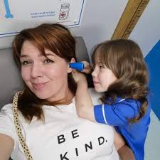 Louise Robson (@louiser30115598)