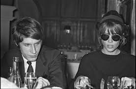 Elle se confie sur son histoire d'amour avec jacques dutronc et sur le cancer qui a failli lui coûter la vie. Francoise Hardy Jacques Dutronc People Style Icons French Women