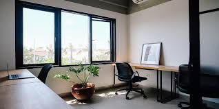 Ruang kerja yang kamu miliki akan terasa berbeda dari biasanya, karena ada unsur alam di dalam ruang kerja yang kamu miliki. Tips Ruang Kerja Kantor Yang Nyaman The Ambengan Tenten