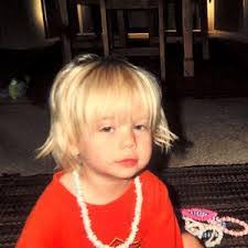 Rachel Lundquist's Instagram, Twitter & Facebook