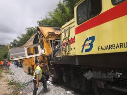 Rel merupakan dua batang logam kaku yang sama panjang dipasang pada bantalan sebagai dasar. 3 Cedera Kepala Kereta Api Penyelenggaraan Bertembung