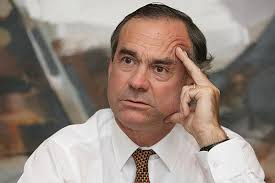 Política. Ignacio Walker dijo que es "exceso" reducir a la mitad los  sueldos parlamentarios