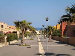 Take advantage of our easy & secure reservation process and no situated in saint pierre la mer and only 1.2 km from gouffre de l'œil doux, this venue boasts a solarium and a jacuzzi. Saint Pierre La Mer Home Facebook