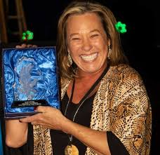 Garth brooks and sandy mahl divorced in 1999 and apparently it was a long time coming. Sandy Mahl Bio What Happened To Garth Brooks Ex Wife