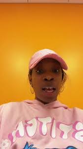 Bella Mea's Instagram, Twitter & Facebook