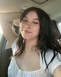 Callie Townsend's Instagram, Twitter & Facebook