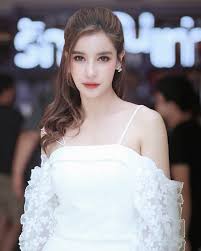 Pim là một nhân viên kinh doanh làm việc tại một công ty giày nổi tiếng, và đạt được sự cân bằng trong cuộc sống và công việc. Ná»¯ Diá»…n Vien Ná»•i Tiáº¿ng Thai Lan Boc Phá»'t Huyá»n Baby Táº­n 2 Láº§n Vi Sá»­ Dá»¥ng Hinh áº£nh Trai Phep Kháº³ng Ä'á»‹nh Sáº½ Nhá» Phap Luáº­t Xá»­ Ly Saoexpress