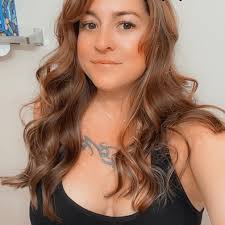 What are the best practices for caring for a young budgie?