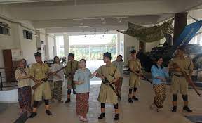 16 disember 2017 tempat : Jalan Jalan Dengan Rina Mengunjungi Galeri Darurat Bukit Kepong Di Muar Johor