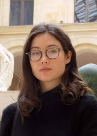 Helen Grimshaw's Instagram, Twitter & Facebook