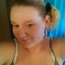 Mary Ellinger's Instagram, Twitter & Facebook