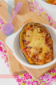 • si utilizamos las berenjenas en rodajas, las cortamos, salamos con sal gruesa por ambas caras y colocamos sobre una rejilla de cocina durante 30 minutos como mínimo, veremos. Berenjenas Rellenas La Receta Que Te Va A Conquistar Pequerecetas