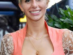 Carina Von's Instagram, Twitter & Facebook