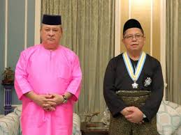 Malah sultan johor sendiri menyatakan hasrat untuk turut serta dalam permainan tersebut kerana merasakan dirinya masih handal dalam acara itu. Sultan Johor Kurnia Dmij Kepada Empat Individu