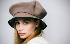 8 Most Beautiful French Actresses 》