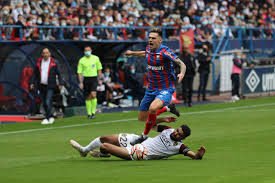 Andréas hountondji (90e) pour les caennais // aldo kalulu (64e) et alan virginius . W3xvlg0wrvewlm