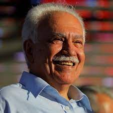 Vatan partisi lideri doğu perinçek ise, koronavirüs aşısını, çin ve rusya ile ilişkileri nedeniyle kendisine yöneltilen eleştirilere perinçek, bunu sağlamak için abd yapımı bir aşı olacağını söyledi. Dogu Perincek On Twitter Amerikan Asisi Olacagim Boylece Bana Yonelen Saldirilar Kesilecek