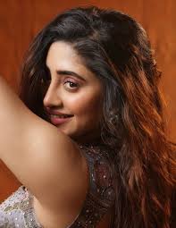 Virat Kohli और Anushka ने वृंदावन में प्रेमानंद महाराज से आशीर्वाद लिया,  अनुष्का का सवाल