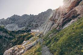 Die wanderwege rund ums haus sind auch noch unter einer dicken schneeschicht begraben und schwer zu finden. Prinz Luitpold Haus Des Alpenvereins Alpen Hutte Prinz Luitpold Haus Alpenverein Christoph Erd Ulrike Erd Www Prinz Luitpoldhaus De