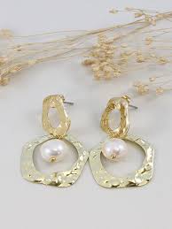 Boucles D Oreilles Dorees Et Perle Effet Nacre Perles Co