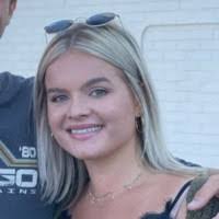 Tara Truitt's Instagram, Twitter & Facebook