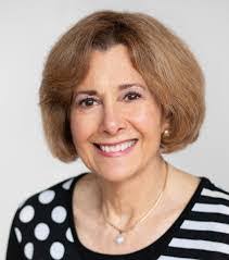 Karen Pangburn's Instagram, Twitter & Facebook