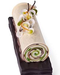 Je Vous Presente La Buche De Noel Du Park Hyatt Paris Vendome Qui Rend Hommage A La Fleur La Plus Emblematique De L Hotel L Roll Cake Fancy Desserts Cake Roll