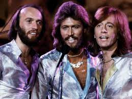 Último sobreviviente de Bee Gees pasa a ser Sir Barry Gibb