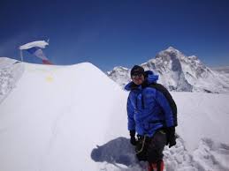We follow the main everest trail through the many tiny villages with their buddhist monasteries and unique mountain culture. Hochmeister Alpin Baruntse Mera 2008