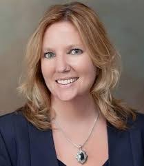 Alex Estabrook's Instagram, Twitter & Facebook