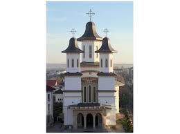 În acele timpuri, tinerii aproape că nu umblau deloc la biserică şi el se bucura atât de mult când unii tineri veneau la el. Catedrala ArhiepiscopalÄƒ InÄƒlÈ›area Domnului È™i SfinÈ›ii Trei Ierarhi Arhiepiscopia Buzaului Si Vrancei