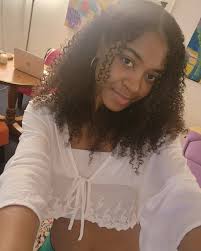 Want to connect with like-minded women, talk out your feelings, understand  yourself better, and get intuitive and astrological guidance