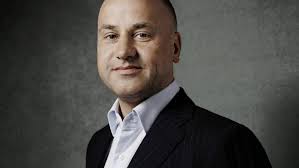 Jung von Matt: Peter Figge verkündigt das Motto für 2016: "Von der  Ideallinie auf die Kampflinie"