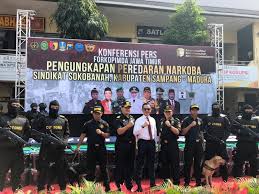 Pantang menyerah dalam pelayanan dan pengawasan #beacukaimakinbaik bcperak.net. Bea Cukai Tanjung Perak Gagalkan Penyelundupan 29 5 Kg Sabu Dari Malaysia Okezone News